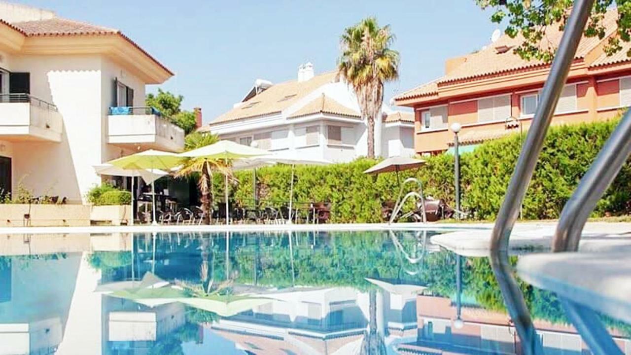 Hospedium Hotel Apartamentos Simon Verde Mairena del Aljarafe Exterior photo